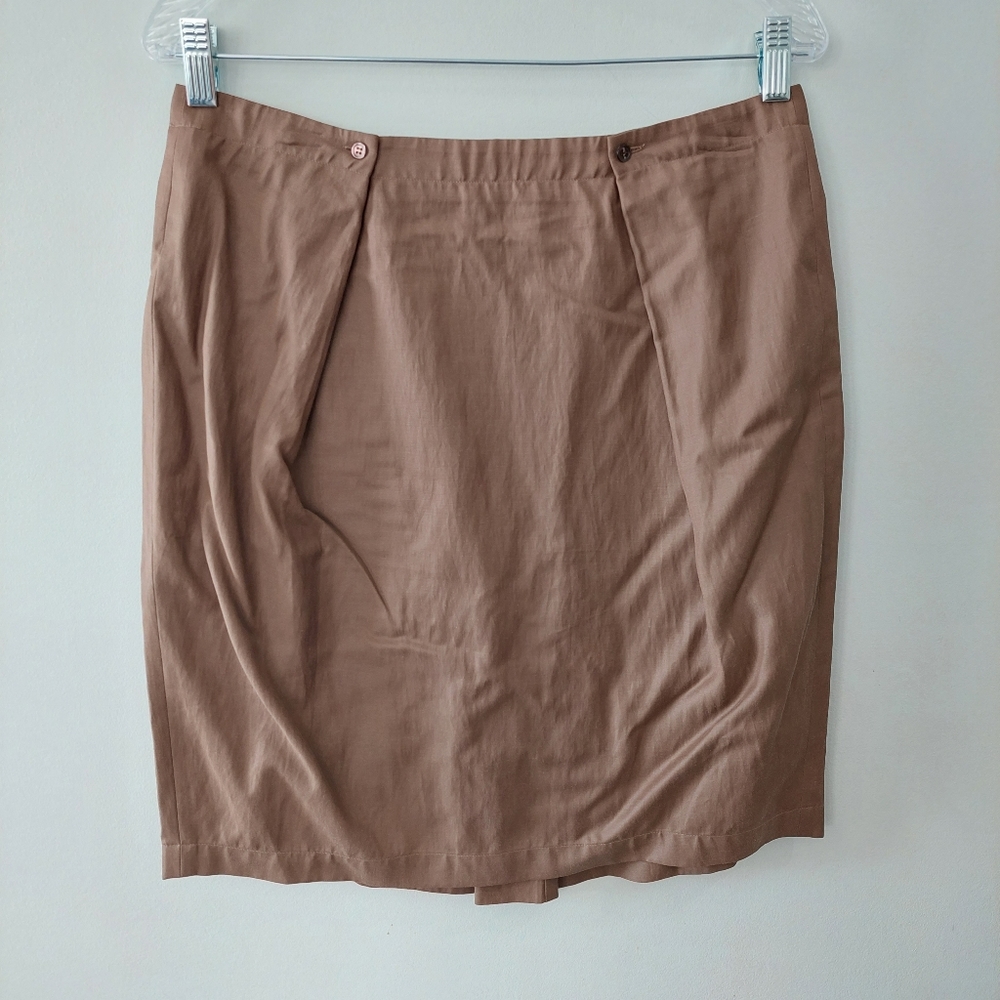 TSE skirt size 8 linen blend tan/brown button accents on front above knee
